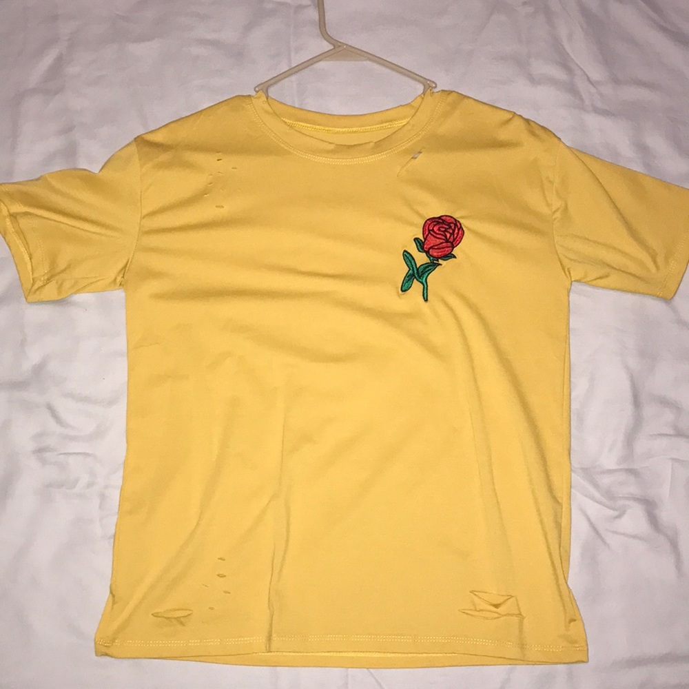 Yellow rose tee